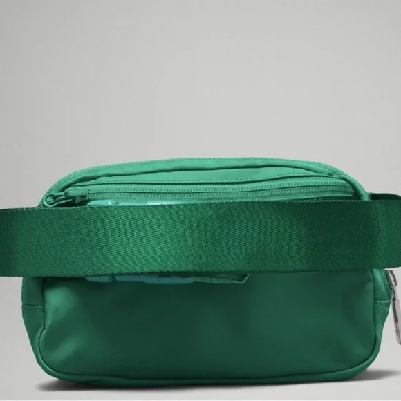 Lululemon Everywhere Belt Bag 1L - Picture 2 of 8